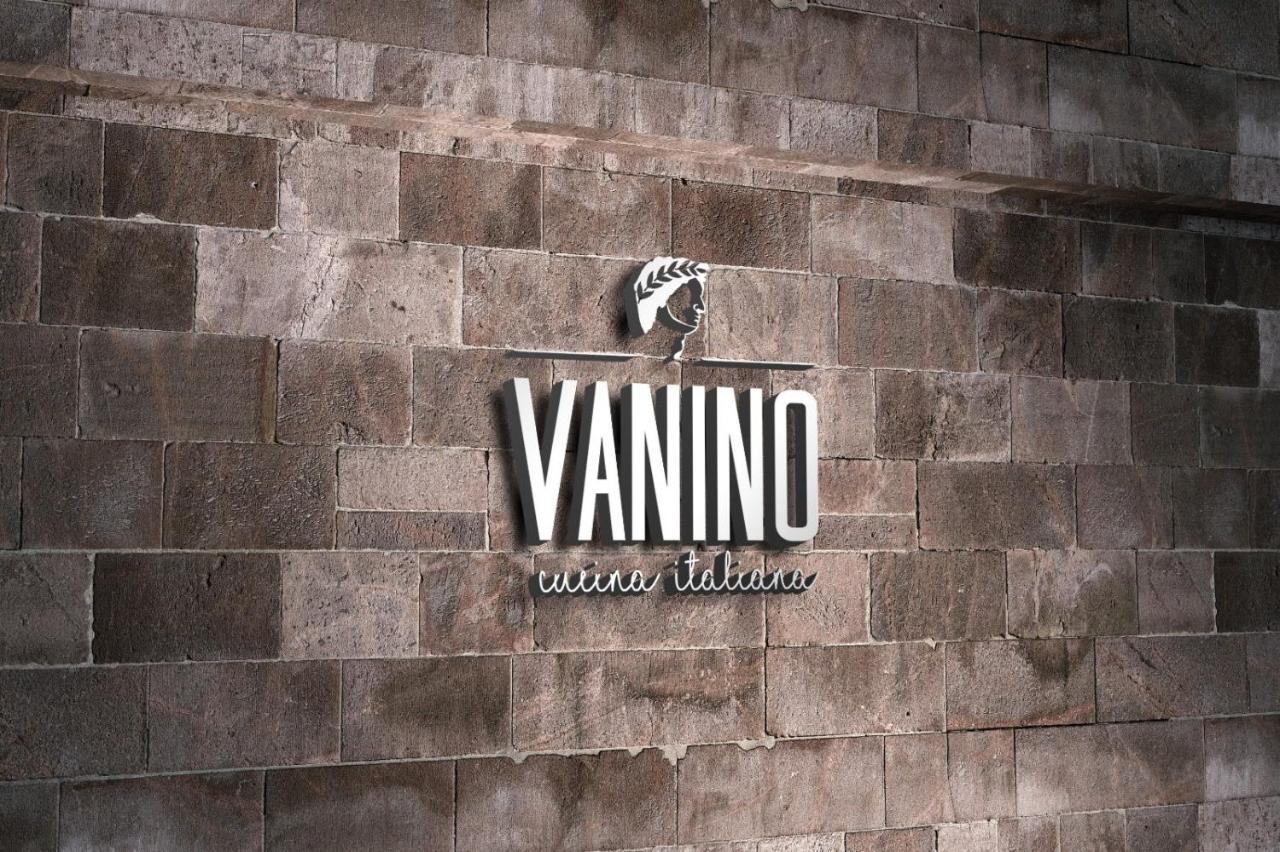 Hotel Am Stadion Vanino Cucina Italian บีเลอเฟล์ด ภายนอก รูปภาพ