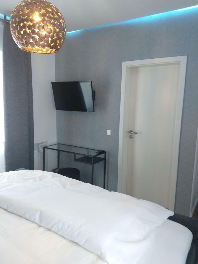 Hotel Am Stadion Vanino Cucina Italian บีเลอเฟล์ด ภายนอก รูปภาพ