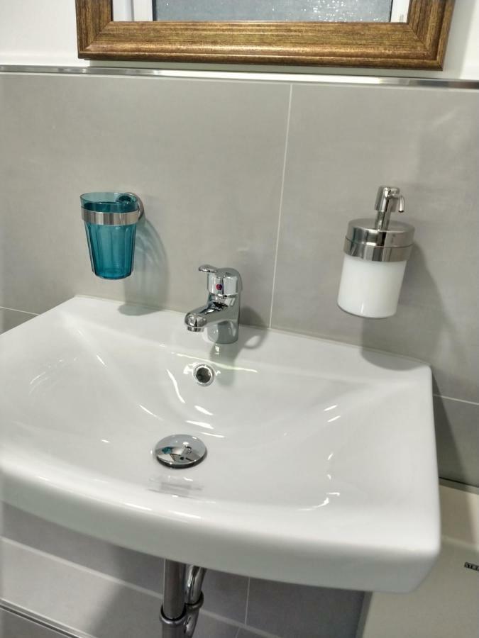 Hotel Am Stadion Vanino Cucina Italian บีเลอเฟล์ด ภายนอก รูปภาพ